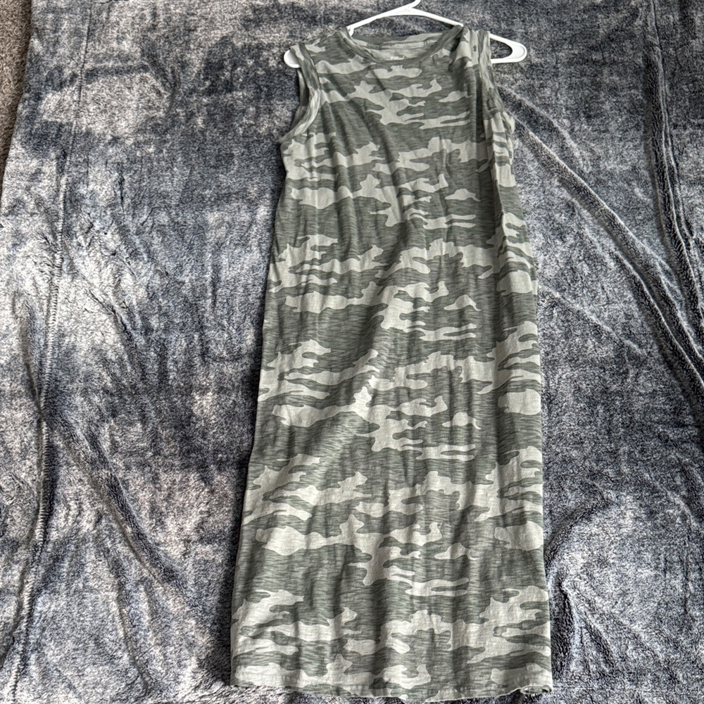 Universal Thread Green Camo Midi Dress